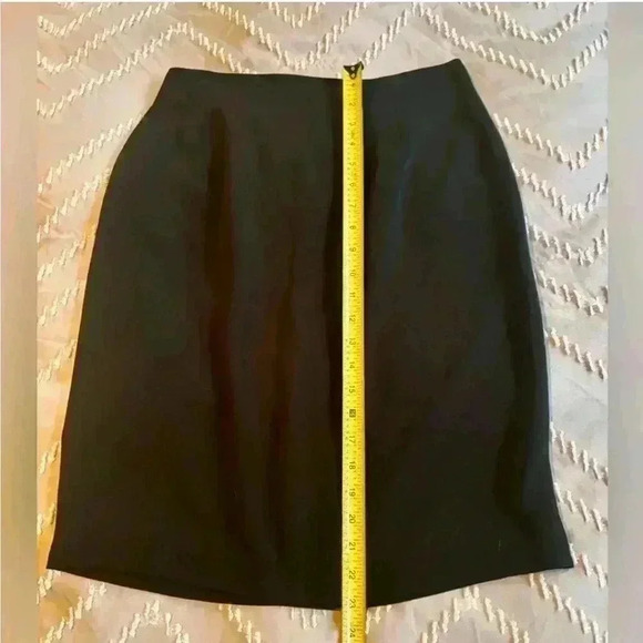 Ann Taylor Knee Length Classic Black Pencil Skirt-Fully lined Women's Size 10 - Picture 5 of 6